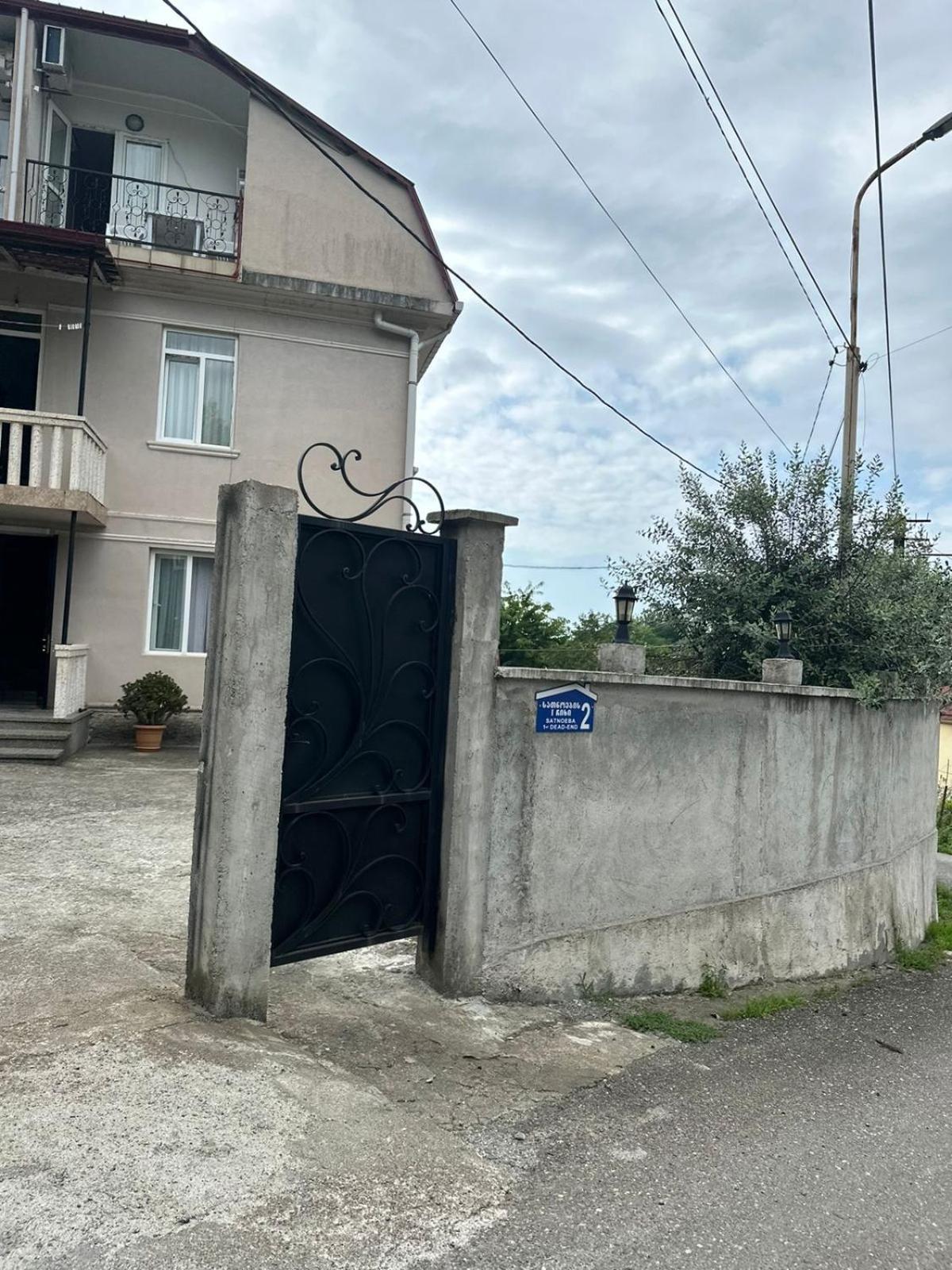 Гостевой дом Shamil House Махинджаури Экстерьер фото