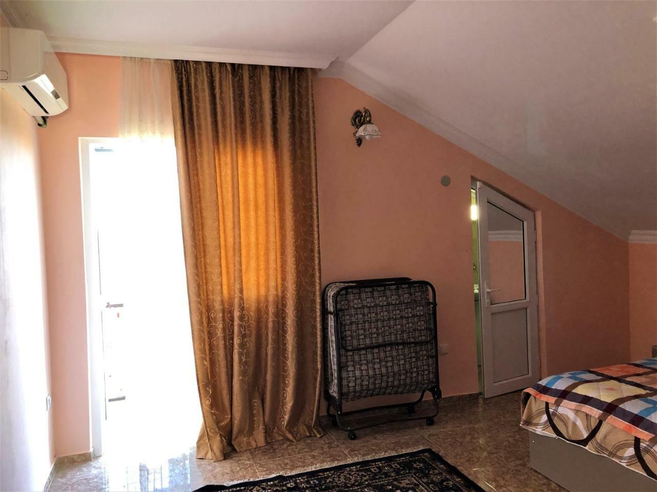 Гостевой дом Shamil House Махинджаури Экстерьер фото